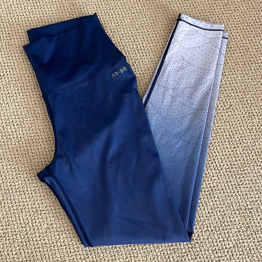 AR-33 - Ombré High-Waisted Leggings - Sz S